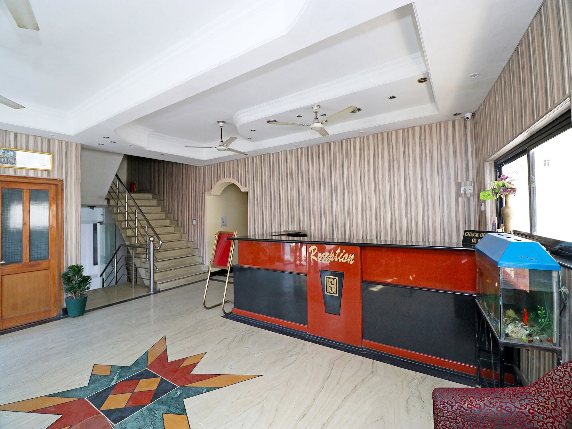 Oyo 26602 Hotel Shubham デヘラードゥーン エクステリア 写真